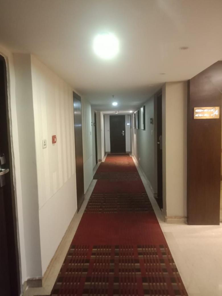 Blossom Rooms Hotel Vashishtha - Free Lunch Or Dinner- Free Breakfast ไฮเดอราบัด ภายนอก รูปภาพ