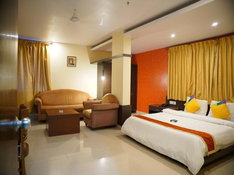 Blossom Rooms Hotel Vashishtha - Free Lunch Or Dinner- Free Breakfast ไฮเดอราบัด ภายนอก รูปภาพ