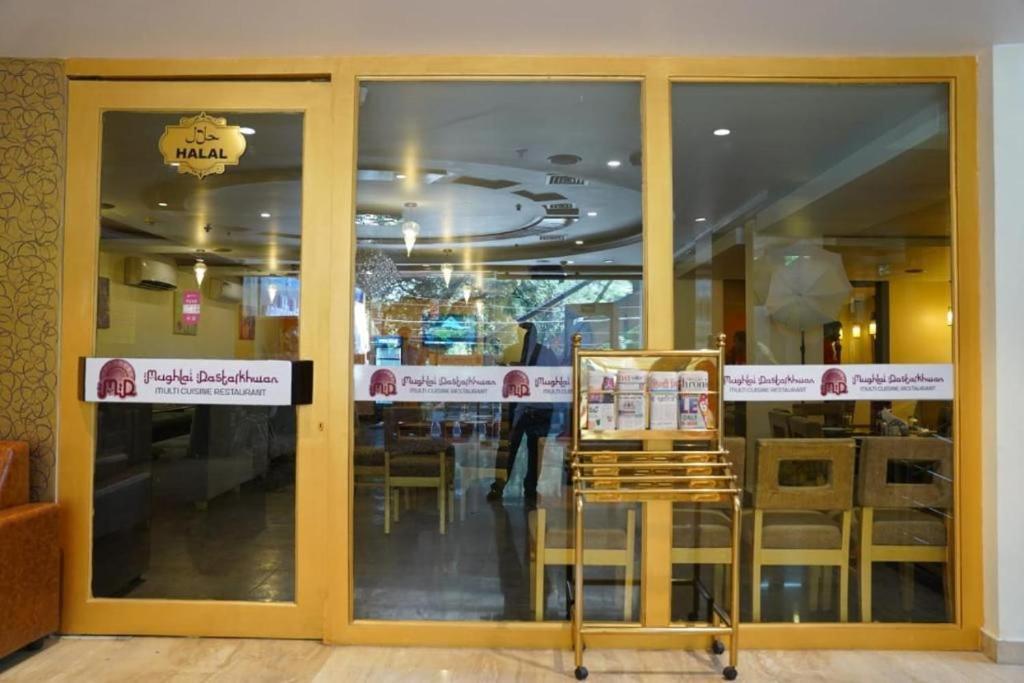 Blossom Rooms Hotel Vashishtha - Free Lunch Or Dinner- Free Breakfast ไฮเดอราบัด ภายนอก รูปภาพ